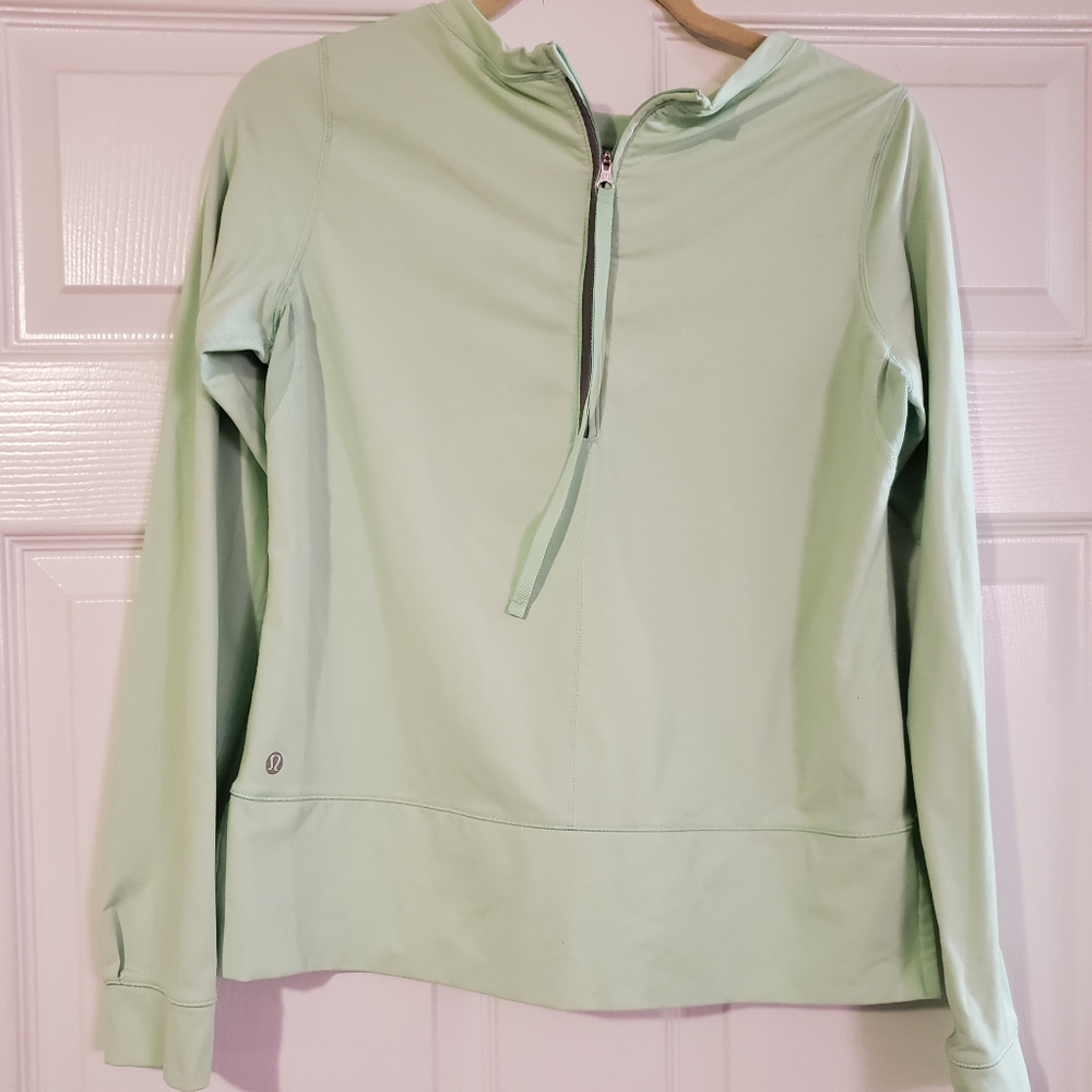 Lululemon sea foam/ Mint Green Longsleve Pullover